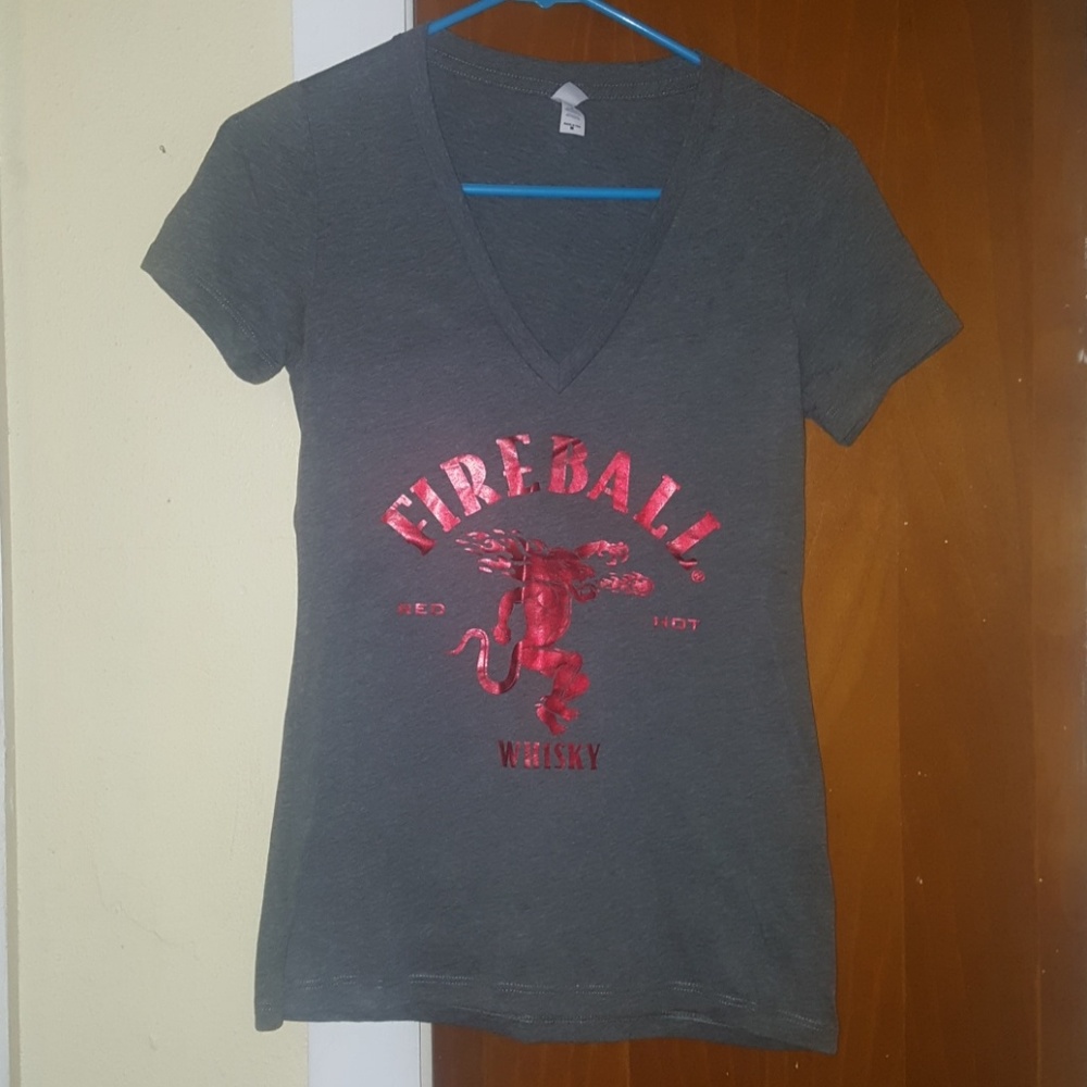 Tee shirt